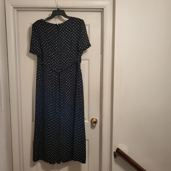 Cynthia Howie dress, pleated front size 8. - Picture 3 of 5